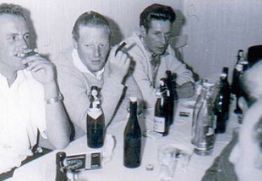 Johann Carstens (204, links) mit Hans Ulrichs (Mitte, Vater des heutigen Bürgermeisters Frank Ulrichs) und Georg Itzen