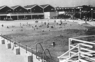 Meerwasser-Brandungs-Freibad am Weststrand Meerwasser-Brandungs-Freibad am Weststrand
